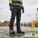 Premium Heavy Duty Safety Boot with Water-Repellent Upper and Vibram Sole for Extreme Conditions