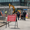 Premium Footway Closed Ahead Sign - 600x450mm Metal with Retroreflective Face for Pedestrian Safety
