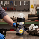 Premium Dual-Texture Scrubbing and Wiping Wet Wipes for Effective Cleaning and Bacteria Removal