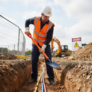 Premium Insulated No.2 Round Mouth Treaded Spade for Heavy Soils with Shocksafe Handle and Forged Steel Blade