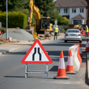 Premium Quick Fit Road Narrows Both Sides Sign Face Dia. 516 - 750mm Warning for Drivers