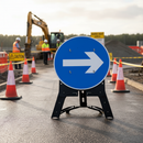 Premium Turn Right Sign 750mm with QuickFit Frame for Easy Deployment and Compliance