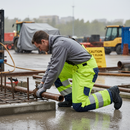 Premium High-Visibility Shell Trousers with Mesh Lining and Reinforced Edges for Comfort and Durability