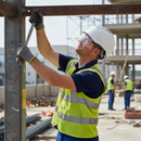 Premium Vented Wheel Ratchet Safety Helmet with Integrated Safety Glasses for Enhanced Visibility and Comfort