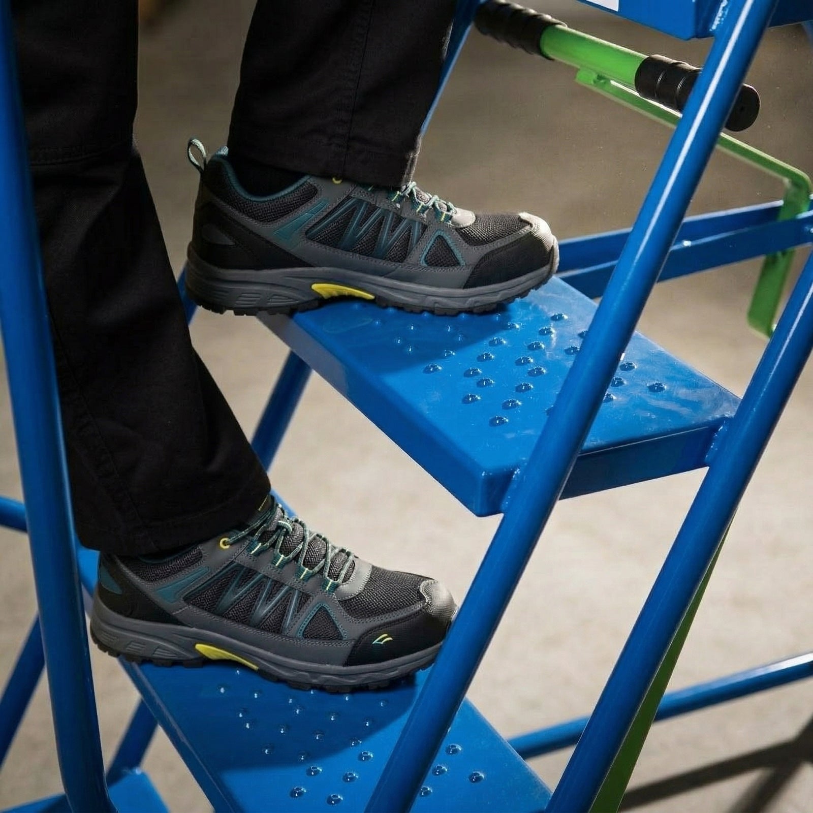 Steel Racking Ladders – 300kg – 15 Tread – 3750mm Platform – Heavy Dut