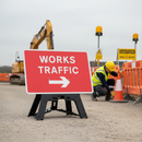 Professional Heavy Duty Traffic Arrow Right Sign 1050mm x 750mm with Reflective Face and High-Quality Stand for Construction Sites