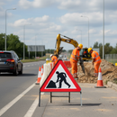 Premium Temporary Metal Road Sign - 750mm Triangular 'Men at Work' Design with Engineer Grade Retroreflective Face