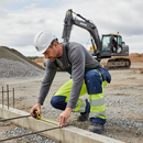 Premium Class 1 Hi-Vis Shell Trousers with Adjustable Braces and Knee Pad Pockets for Safety