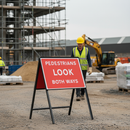 Professional Pedestrians Look Both Ways Sign - 600x450mm Metal Construction with Engineer Grade Reflective Face for Road Safety