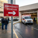 Emergency Vehicles Arrow Right Signs – 600mm x 450mm – Rigid Plastic – Indoor/Outdoor
